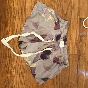 aritzia WILFRED patterned shorts